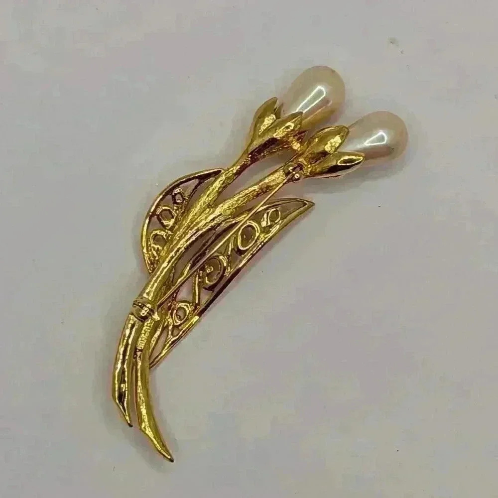 Vintage Trifari Pearl Tulip Brooch - Elegant Gold Tone Floral Pin - Picture 3 of 7